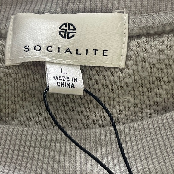 Socialite NWOT High Pile Fleece Sweatshirt Size Large - Picture 7 of 9